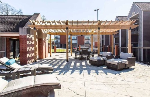 Rutledge Hill Condo | Retro Jams Condo - 9 Min Walk to Broadway!