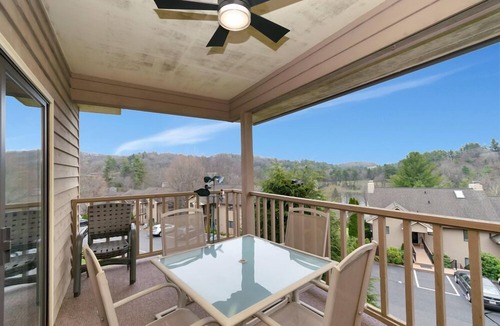 Blowing Rock Condo | Rhododendron 4 | Restaurant, Pool, Spa