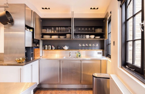 Kennington Apartment | RIBA Architect Duplex with skyline view roof terrace 6 mins underground