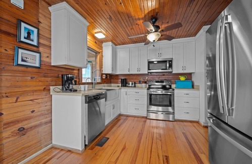 Nags Head Cottage | Ridge Retreat | Semi-Oceanfront | Historic Cottage