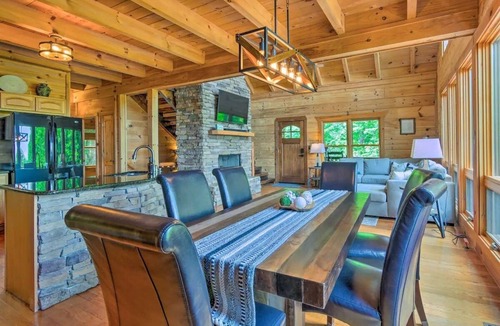 Vein Mountain Cabin | Ridgetop View Cabin ~ Pet-Friendly w/Hot Tub!
