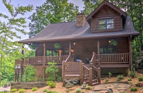 Vein Mountain Cabin | Ridgetop View Cabin ~ Pet-Friendly w/Hot Tub!