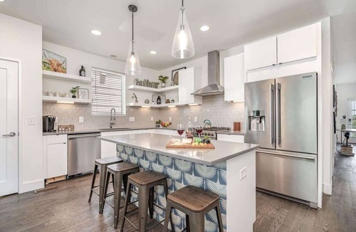 Talbot's Corner House | Riff & Rest - 2 Stylish Homes - Mins to Germantown