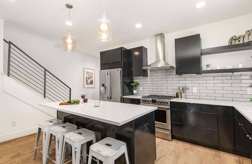 Talbot's Corner House | Riff & Rest - 2 Stylish Homes - Mins to Germantown
