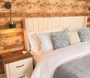 Union County Apartment | Riggins King suite Patio, Farmscape Full confort