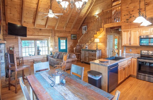 Jefferson Cabin | River AND Mountain VIEWS - true log cabin!