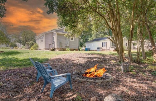 Belmont Historic District House | River District Retreat - Walk to downtown Belmont
