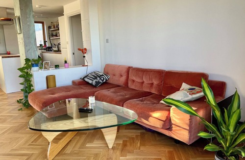 Upper Clapton Apartment | River facing Designer East London Flat - Pet Friendly and peaceful!