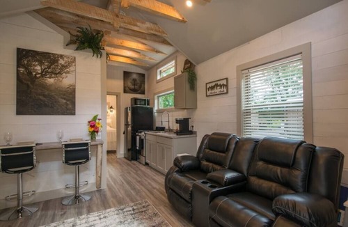 Canton House | River Front King Bed Cottage #5