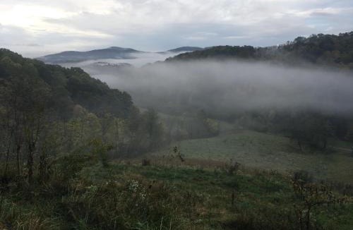 Grassy Creek Bed & Breakfast | River House Inn