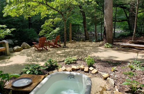Highlands House | River Love ❤@ The Barn *Highlands nHome on the Cullasaja RivernTrout Fishing
