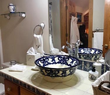 Todd Bed & Breakfast | River ' s Edge Inn