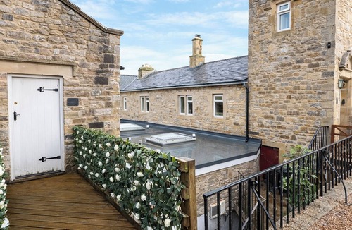 Skipton Cottage | RIVER VIEW COTTAGE, pet friendly, with hot tub in Malham