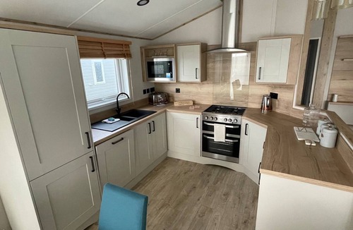 Rye Harbour House | River View - Overlooking the river