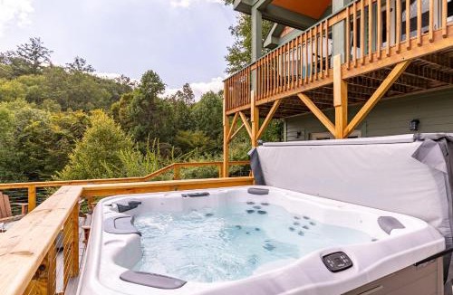 Boone House | River View Retreat