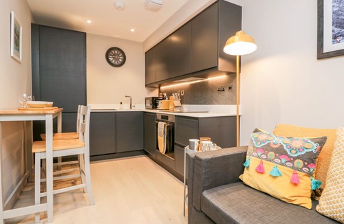 Backbarrow Cottage | RIVER VIEW, romantic in Backbarrow