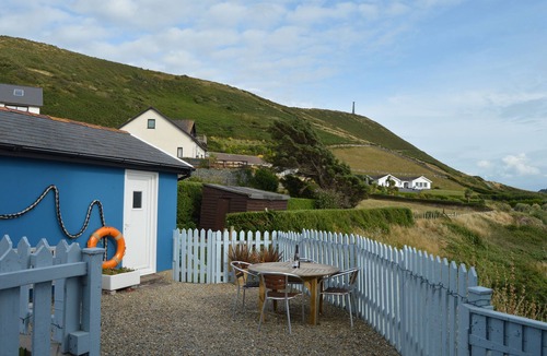 Aberystwyth House | River View - Three Bedroom House, Sleeps 6