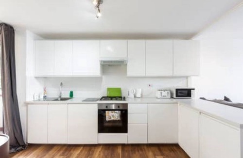 South Bank Apartment | River views in the heart of London's trendy Southbank.
