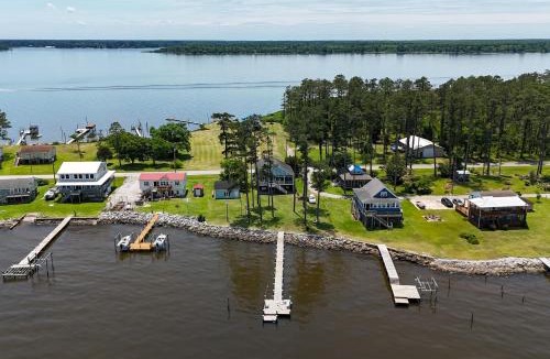 Hobucken House | Riverfront Aurora Home with Deck and Private Pier!