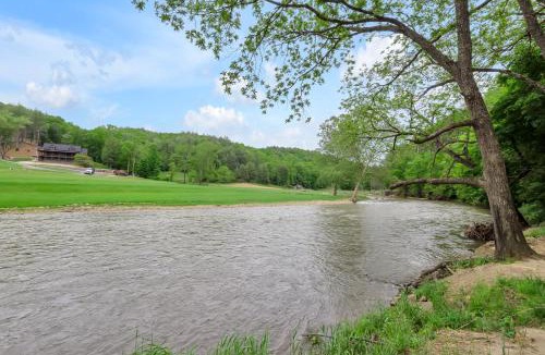 Crumpler House | Riverfront Cabin in Crumpler- Sleeps 6, 30 Mins to West Jefferson