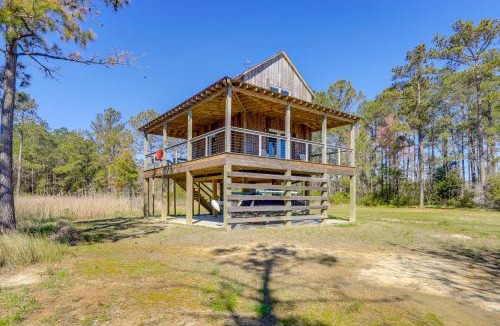 Hobucken Apartment | Riverfront Haven Converted Barn with Deck in Aurora