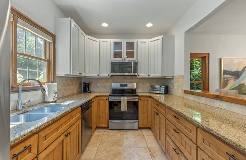 Cashiers House | Riverfront Townhome Near Sapphire Resort, Hikes, Dining & Shopping