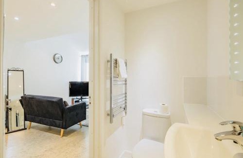 Mill Road Apartment | Riverlight Studio sleep 3
