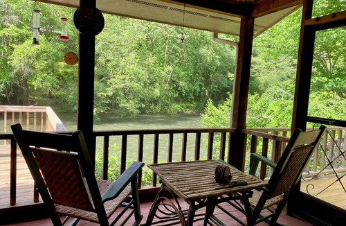 Hayesville Cottage | River’s Edge Retreat: Amazing Views, Screen Porch, Decks, Grill, Fish, One Floor