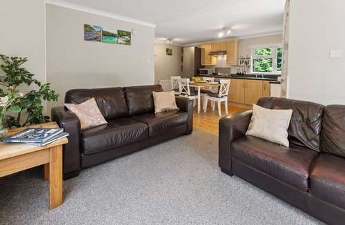 Lynton Cabin | Riverside 2 Bed Lodge with Hot Tub. Walk to Lynton Centre. Free Parking.