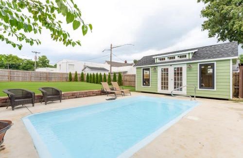 East Hill House | Riverside Bungalow