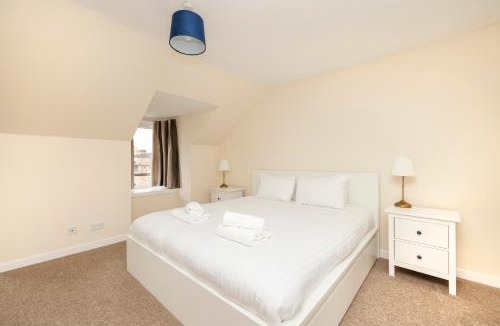 Perth Apartment | Riverside Home In Perth