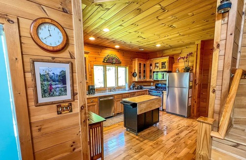Laurel Springs Cabin | RIVERSIDE REFLECTIONS -Easy River Access, Fire Pit, WiFi & Covered Porch!