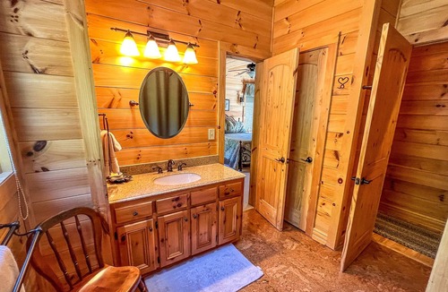 Laurel Springs Cabin | RIVERSIDE REFLECTIONS -Easy River Access, Fire Pit, WiFi & Covered Porch!