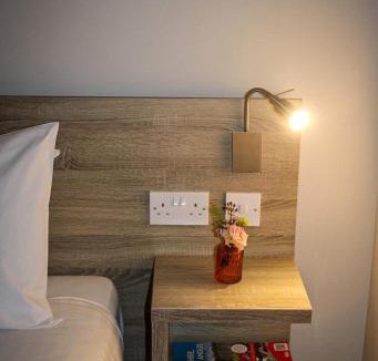 Perth Cabin | Riverstone Lodge Hotel