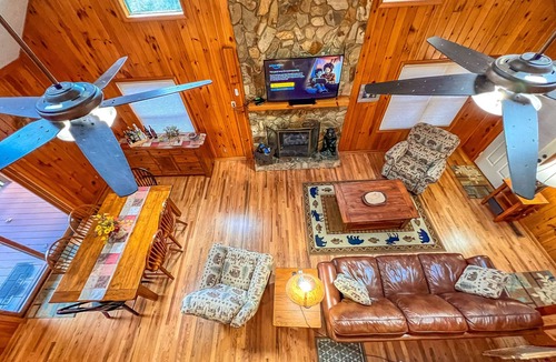 Grassy Creek Cabin | RiverView Ridge: 5 BR, 3 BA Cabin/Bungalow in Piney Creek, Sleeps 10