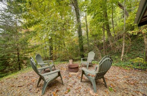Robbinsville House | Robbinsville Vacation Rental with Covered Balcony