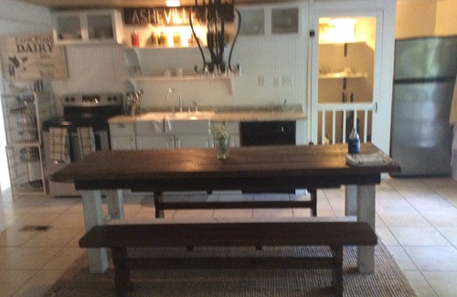 Asheville House | Robena's Place; Just 7 miles to Biltmore House or Downtown Asheville.