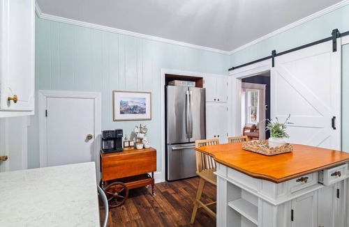Washington Apartment | Roberson House: Private Pool|Walk to Downtown|Sleeps 12