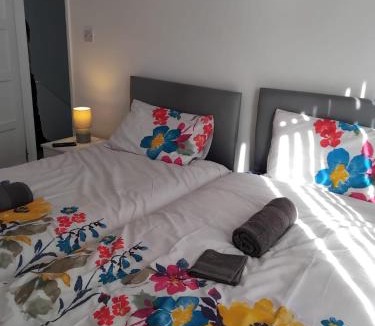 Broadheath House | Robin's Accommodation