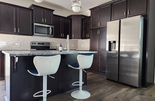 Statesville House | Rock & Relax in our 3-Bedroom Music-Themed Getaway in the heart of Statesville
