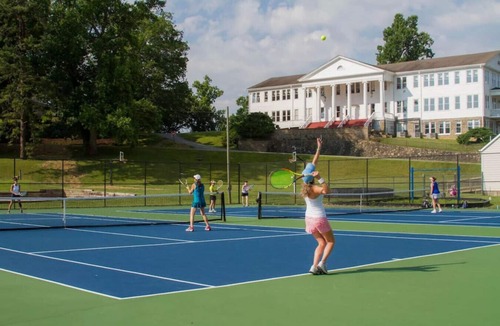 Lake Junaluska Apartment | Rock Wall Retreat-1 min walk to Lake J Assembly-10 min to Waynesville & BR Pkwy