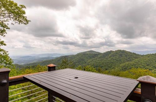 Apple Ridge House | Rockcliff Retreat