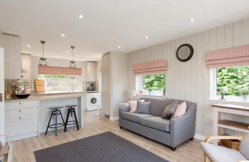 Salcombe House | Rockmount 1
