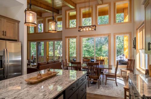 Piney Creek House | Rocky Creek Retreat
