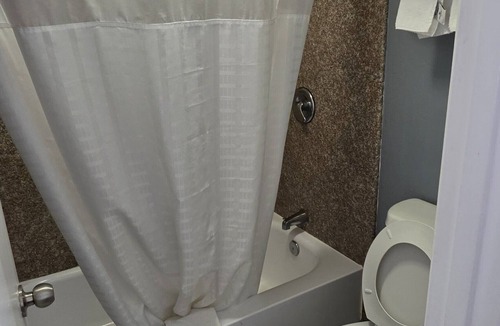 Concord Hotel | Rodeway Inn Concord - Kannapolis