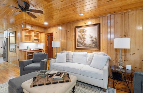 Highlands Hills Cabin | Rolling Acres Bungalow | Screened Deck & Separate Downstairs Studio
