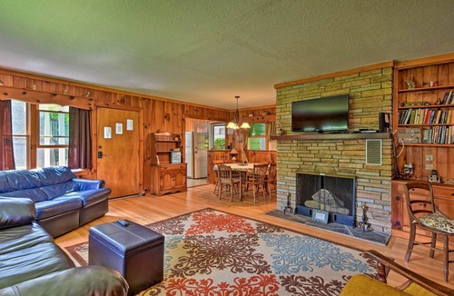 Highlands Hills Cabin | 'Rolling Acres' Highlands Cabin w/ Fire Pit!