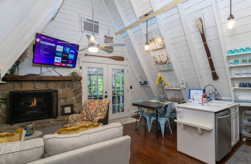 Lake Lure Cabin | Romantic A-Frame Cabin with Hot Tub + Netflix