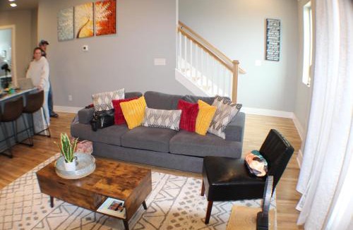 Haynes Area House | Rooftop Fire Pit + River Views 4BR Sleeps 12