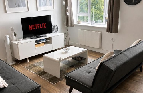 Fenny Stratford Apartment | Rooftops Apartment